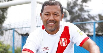 El histórico exfutbolista peruano sugiere