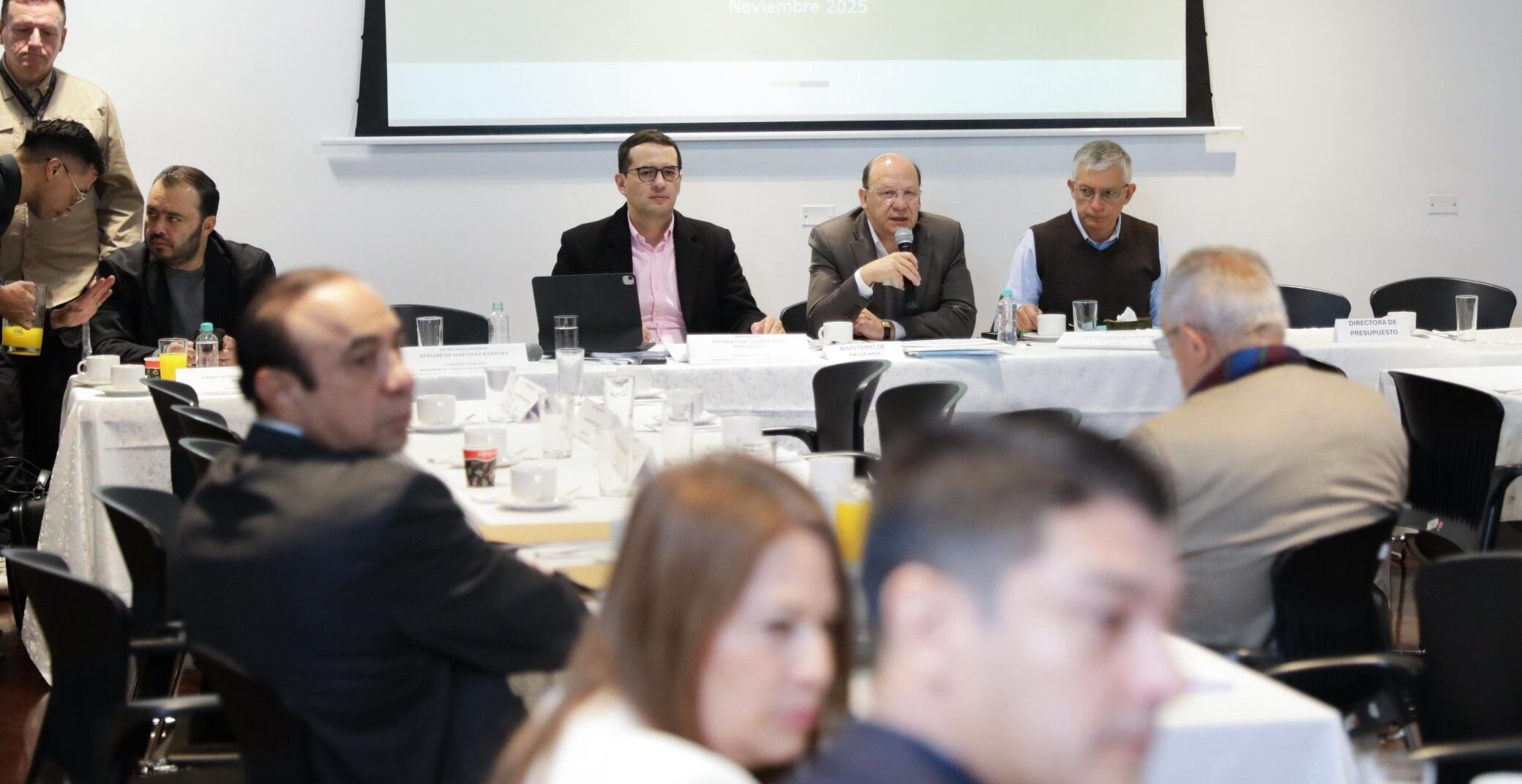 El Gobierno de Gustavo Petro ajusta la reforma tributaria para asegurar la financiación del presupuesto 2026 en Colombia - crédito @MinHacienda/X