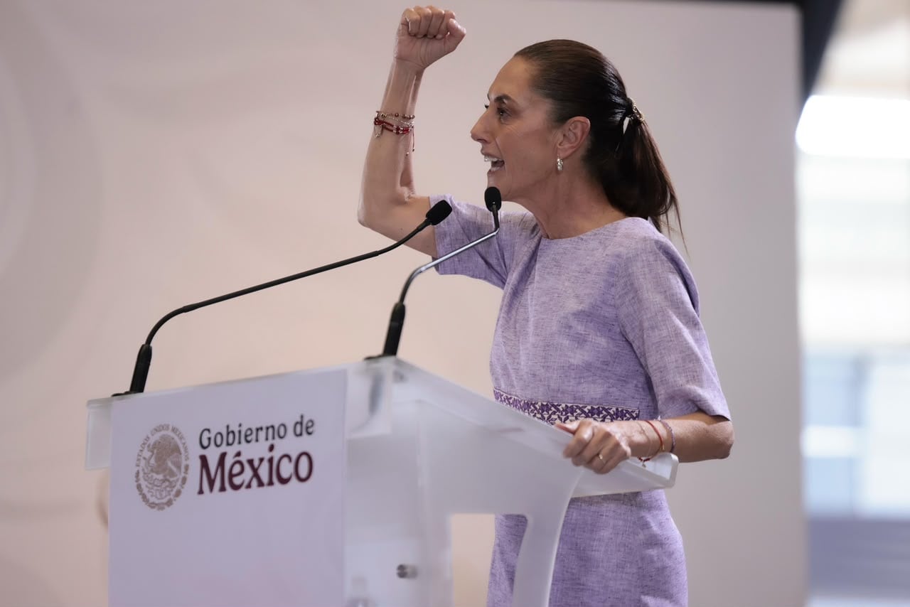 Claudia Sheinbaum durante la rendición de cuentas en Jalisco, en el evento reforzó el discurso de soberanía nacional. (Foto: Presidencia)