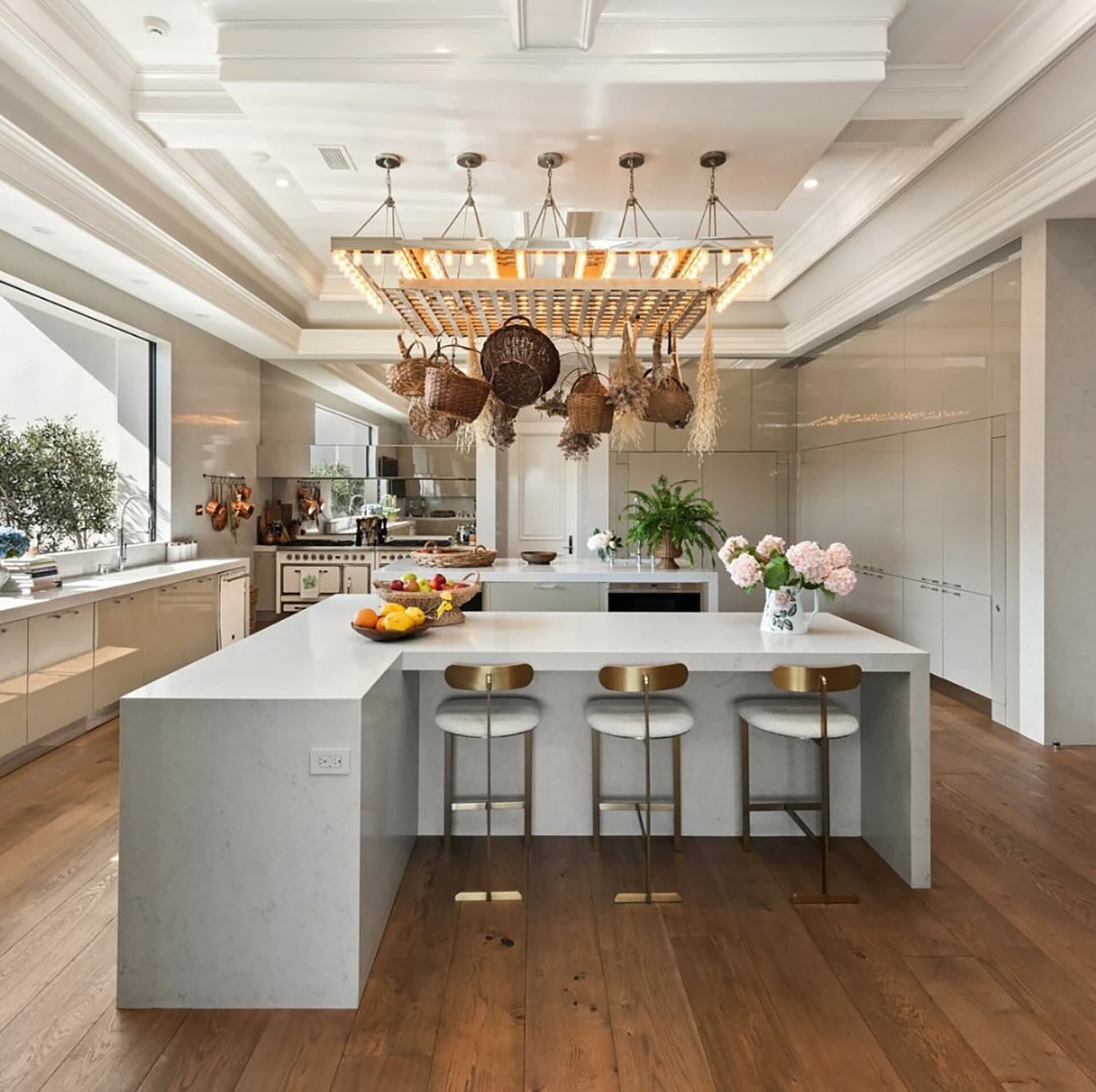 La residencia incluía un gimnasio, canchas deportivas, ring de boxeo y estacionamiento con capacidad para 12 autos (@brandongraves_)