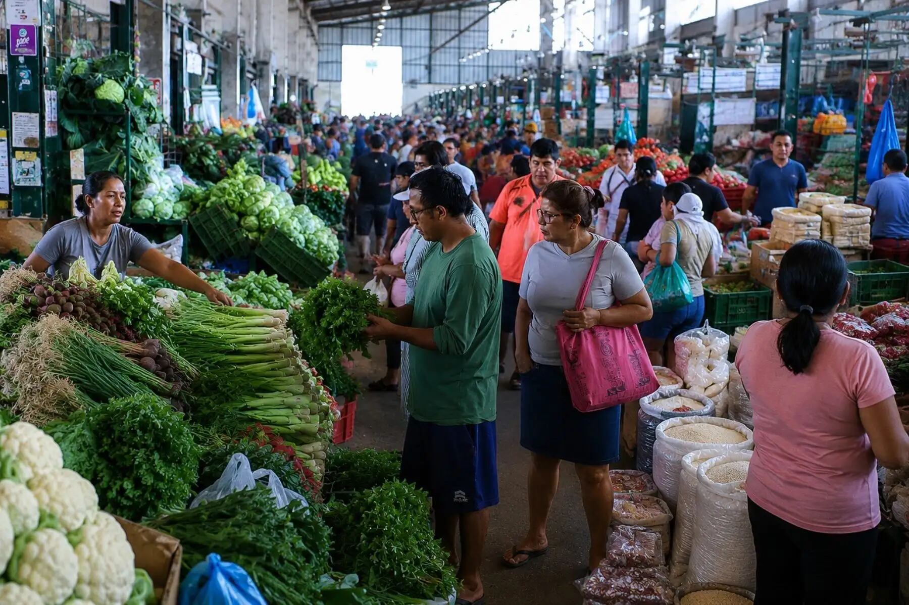 “No hay una disminución en el flujo de los alimentos”, afirma el Midagri tras alarma de escasez por el fenómeno El Niño