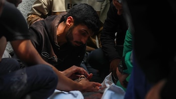 Mueren dos palestinos en un bombardeo de Israel contra un parque en el norte de la Franja de Gaza