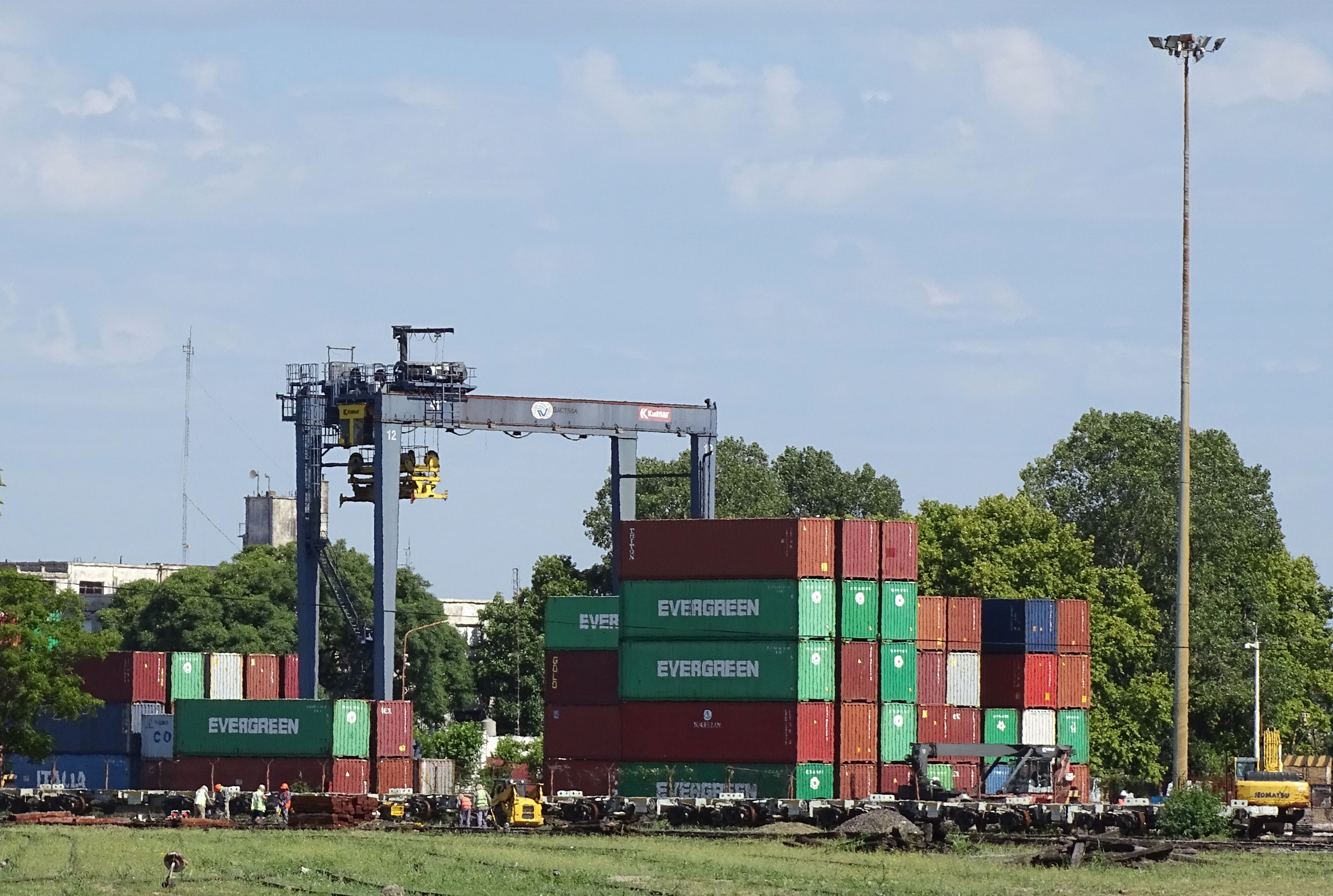 En el empalme de la estabilidad al crecimiento juegan también un rol clave el ritmo y las condiciones de una mayor inserción externa del país (Foto: EFE)