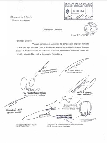 Las firmas del dictamen del