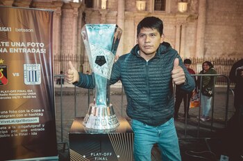 Hinchas hicieron cola para tomarse