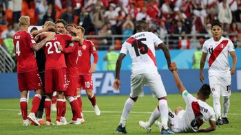 Perú perdió 1‑0 ante Dinamarca en el Mundial Rusia 2018.