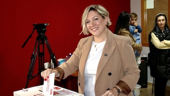 Vega confía en ganar las primarias del PSOE de Extremadura: "Hoy empieza un tiempo nuevo en el Partido Socialista"