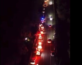 La Cruz Roja Dominicana atendió de inmediato a los heridos en el siniestro registrado la noche del Jueves Santo, según informó su presidente Francisco Peña Sánchez. (Foto cortesía Defensa Civil Dominicana)