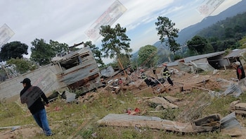 Guatemala: Una cohetería explotó en Sumpango y destruyó una vivienda en la ruta Interamericana