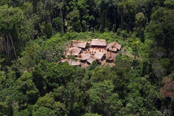 Vista aérea de comunidad yanomami