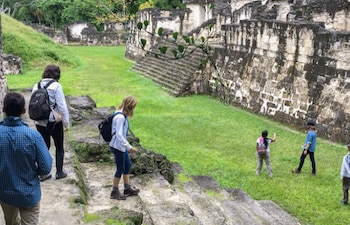 Guatemala aumentó su visibilidad en el mundo del espectáculo con visitas de Jessica Alba, Lauren Conrad y miembros de Maroon 5./ (Guatemala.com)