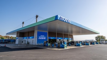 Moeve y Naturgy amplían descuentos especiales en combustible, luz y gas por la guerra hasta el 1 de mayo