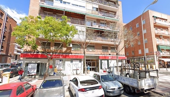 El edificio de departamentos de