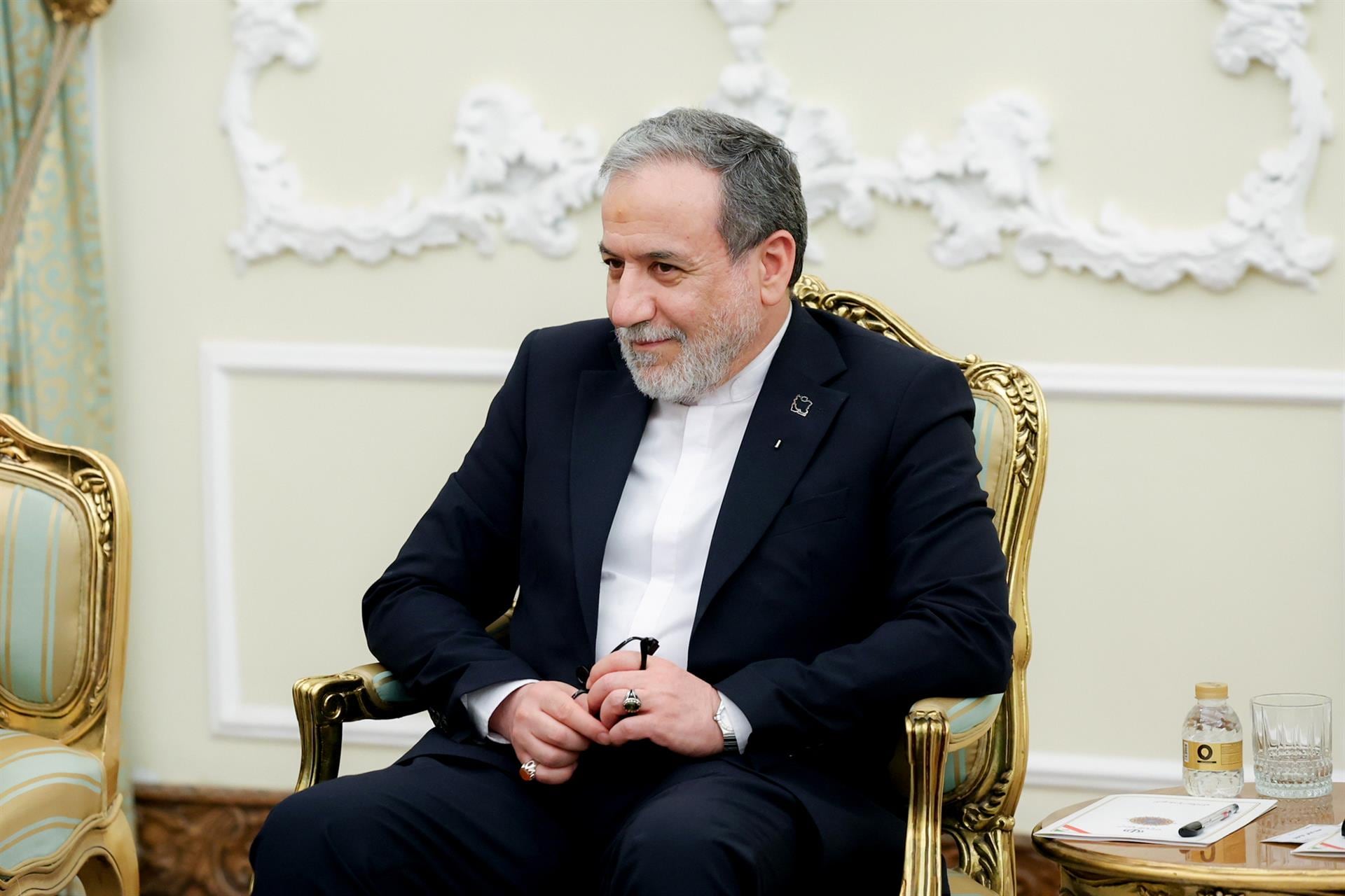 Irán reclama a Macron que "escuche al futuro de Francia" y resalta que "el pueblo exige un cambio radical"
