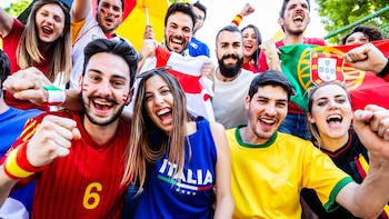 Fútbol activa mecanismos de recompensa, identidad y pertenencia colectiva, según un experto de Nebrija