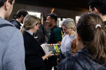 Tres personajes icónicos de la literatura, El Principito, Don Quijote y Martín Fierro, sorprenderán a los viajeros con intervenciones en andenes y vagones