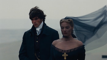 Margot Robbie y Jacob Elordi