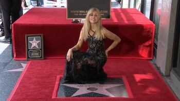 Miley Cyrus recibe su estrella en el Paseo de la Fama de Hollywood: “Es un día que nunca olvidaré”