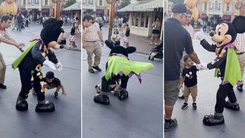 Mickey Mouse apartó el teléfono