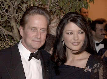 En las memorias, Douglas brinda varios detalles de los problemas que su matrimonio con Zeta-Jones enfrentó
(Photo by Chris Hondros/Newsmakers)