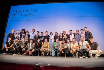 Parte del elenco y del