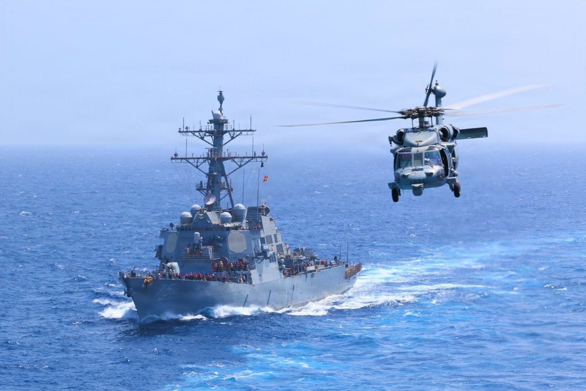 El Ejército de Estados Unidos desvió dos buques más en su bloqueo naval contra Irán