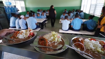 República Dominicana: Casi 150 mil dominicanos acceden a alimentación escolar mediante programas