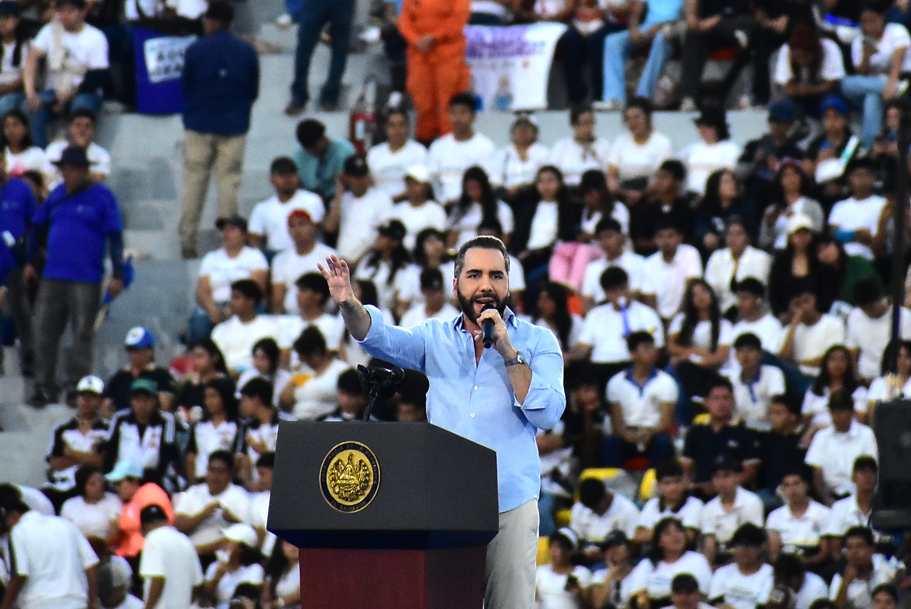 Nayib Bukele, presidente de El Salvador anuncia 50 mil becas para estudiantes en 2026. (Infobae Centroamérica/Emerson Del Cid)