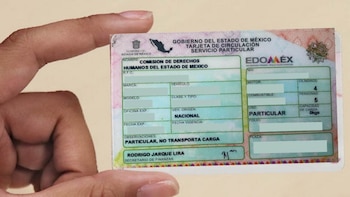 El adeudo vehicular puede consultarse en línea mediante el número de placas, con la posibilidad de pagar en portales, bancos y tiendas autorizadas. (Gob. Edomex)