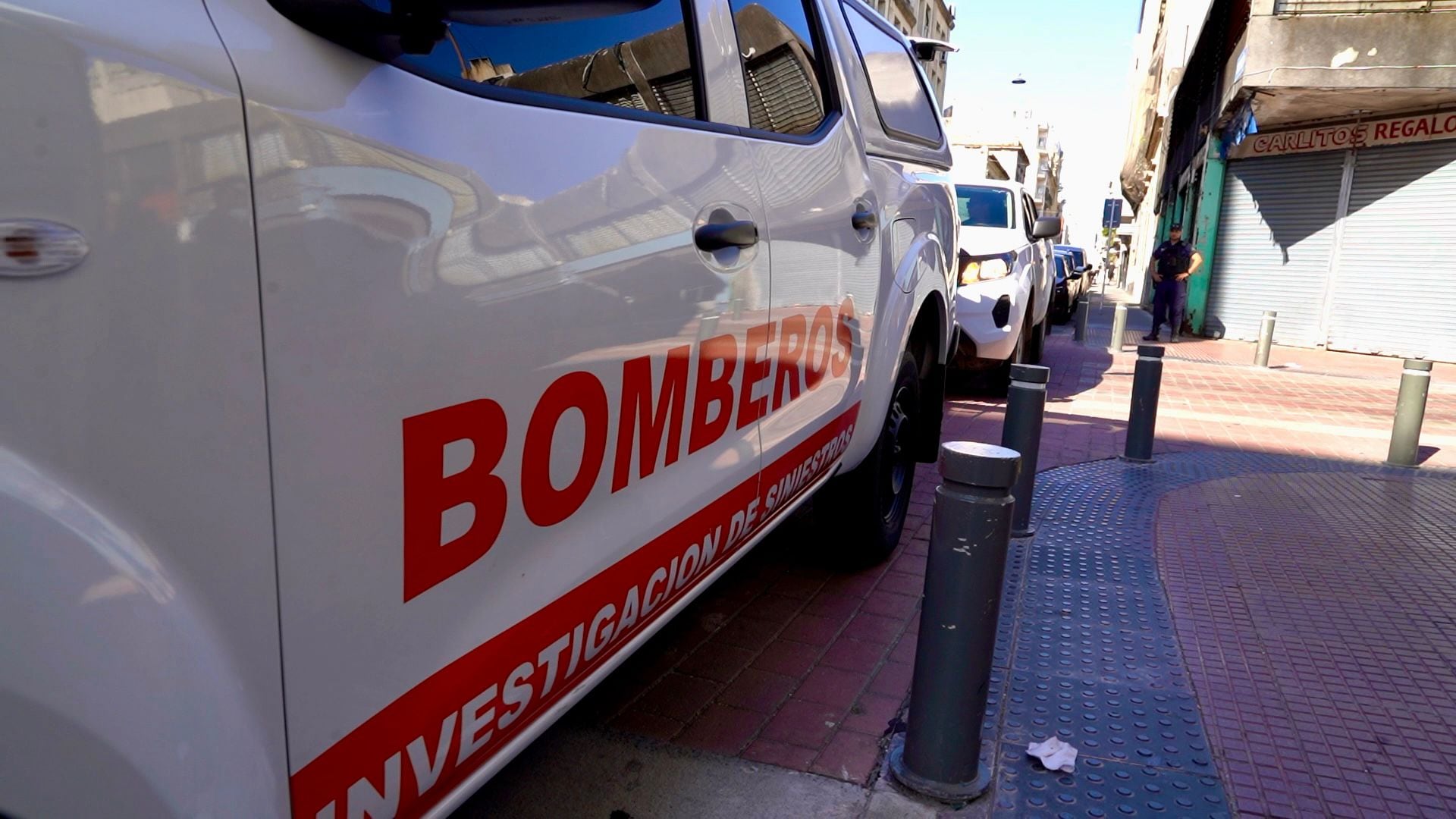 Bomberos trabajaron en el casco histórico de Montevideo para saber el largo del túnel cavado por delincuentes (Ministerio del Interior)