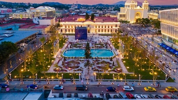 Metamorfosis en San Salvador: Nayib Bukele muestra la transformación del Centro Histórico “cuadra por cuadra”