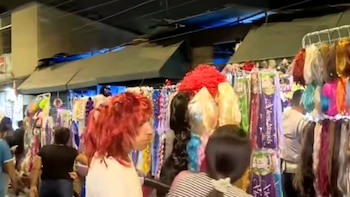 Los precios de algunos artículos para Halloween incluían pelucas de entre 13 y 15 soles y capas de vampiro a 15 soles - Créditos: Captura de pantalla de Latina.
