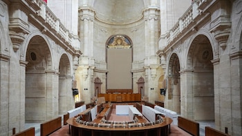 25 partidos y tres coaliciones aspiran a lograr escaños en el Parlamento andaluz, 13 en todas las provincias