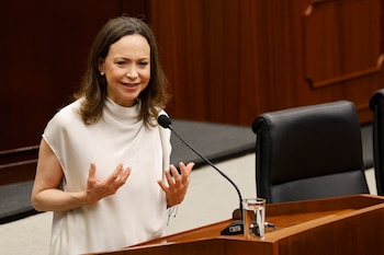 Fotografía de archivo del 25 de mayo de 2026 que muestra a la líder opositora venezolana y ganadora del Premio Nobel de la Paz 2025, María Corina Machado, hablando en Ciudad de Panamá (Panamá) (EFE/ Bienvenido Velasco/ ARCHIVO)