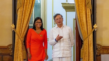 Rodríguez y Petro defienden la "necesidad de unión y de integración" entre Venezuela y Colombia