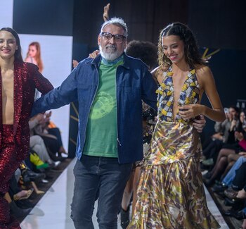 Benito Fernández durante un desfile