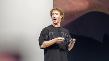 Mark Zuckerberg tenía un ambicioso plan para reemplazar al personal de Meta con inteligencia artificial: por qué lo detuvo