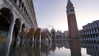Venecia, en peligro por la crecida del nivel del mar: un estudio traza los cuatro caminos posibles para salvar la ciudad