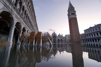 Imagen de archivo de la Plaza de San Marcos de Venecia en una inundación. (EFE/Andrea Merola)