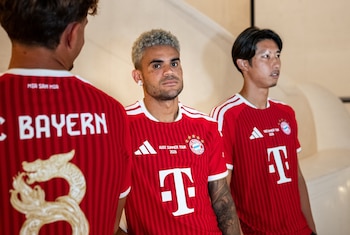 El "Guajiro" fue protagonista en la presentación de la nueva camiseta de los "Gigantes de Baviera" para la temporada 2026-2027-crédito Bayern Múnich