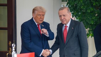 Trump invita a Erdogan, a