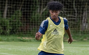 Sander Navarro, lateral derecho de