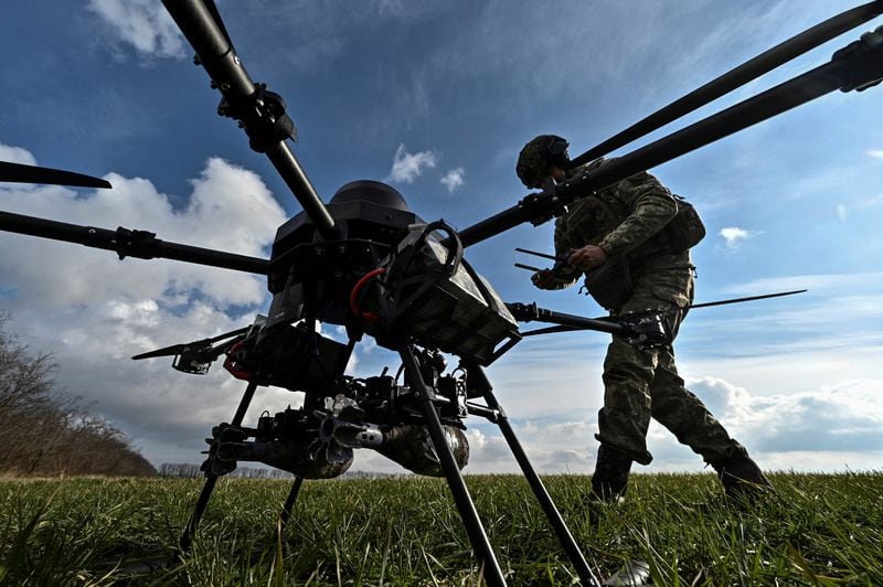 China mantiene ventaja en producción de drones, pero expertos del Ejército Popular de Liberación admiten que “Paisaje infernal” podría obligar a revisar los planes de invasión sobre Taiwán. (Reuters)