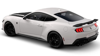 El Ford Mustang Dark Horse