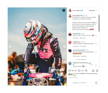 Captura de pantalla de una publicación en red social con una fotografía de Franco Colapinto con casco de piloto y un texto de anuncio