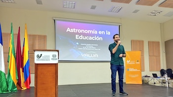 Despegue del Artemis II: cómo logró el caolombiano Mauricio Medina ser elegido por la Nasa para narrar el evento para los hispanohablantes