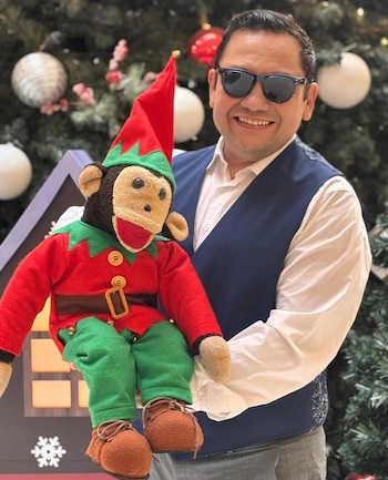 El comediante y ventrílocuo narró