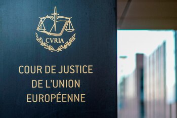 Entrada principal del Tribunal de