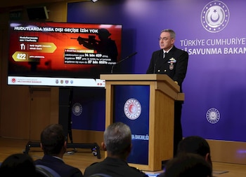 28/10/2026 El portavoz del Ministerio de Defensa turco, el contraalmirante Zeki Ataturk, en rueda de prensa a 28 de octubre de 2026
POLITICA EUROPA TURQUÍA INTERNACIONAL
MINISTERIO DE DEFENSA DE TURQUÍA