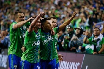 Jugadores de Seattle Sounders celebran